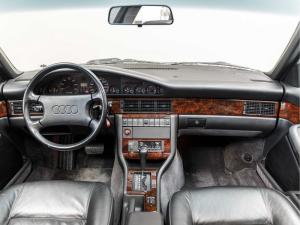 Audi V8 1990 года  (EU)